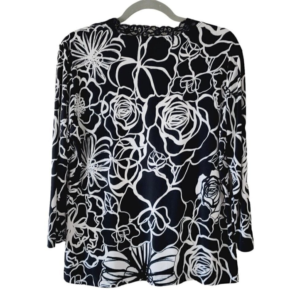 Chico's Surplice Blouse Sz 2 (Lg) Black & White Floral Lace Trimmed Neck 3/4 SLV - Picture 2 of 7